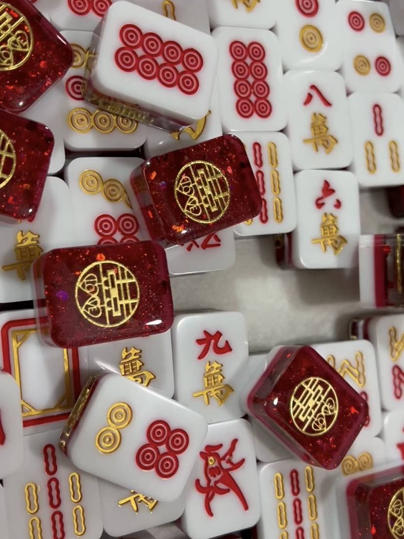 42-yard red wedding with a wedding box